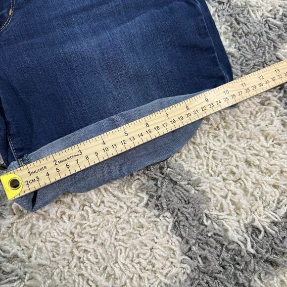 Levi's Womens Mid Rise‎ Stretch Cuffed Mid Length Shorts Size 32 | Cotton Blend - Picture 4 of 9